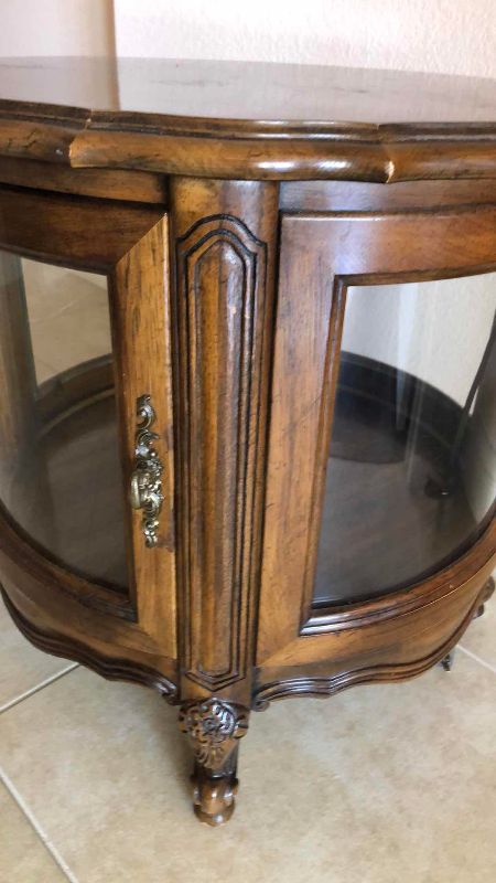 Photo 1 of GORDONS FURNITURE TRADITIONAL STYLE CIRCULAR CURIO SIDE TABLE 24" CIRCUMFERENCE H 22”