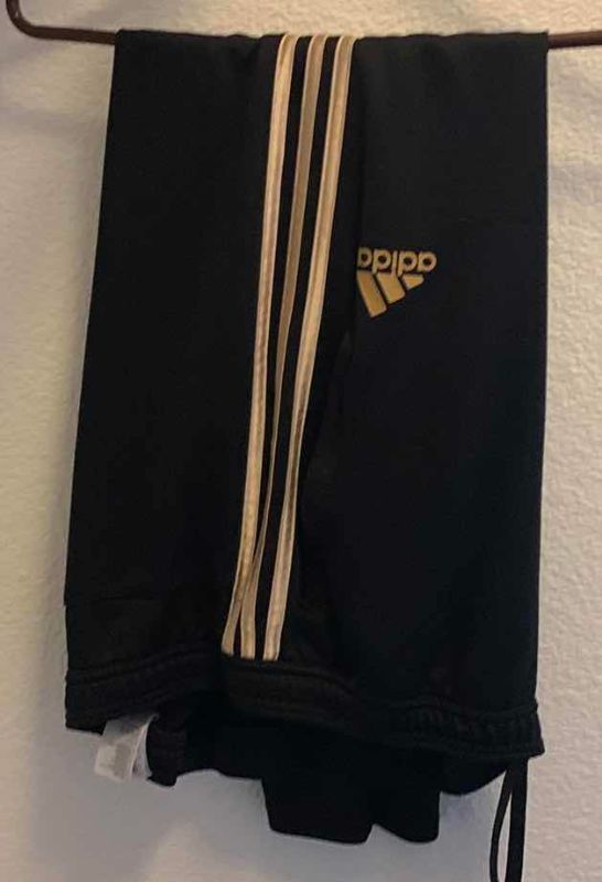 Photo 1 of FLEECE, FLANNEL PANTS SIZE M-L & JEANS (36X32) WRANGLER ADIDAS