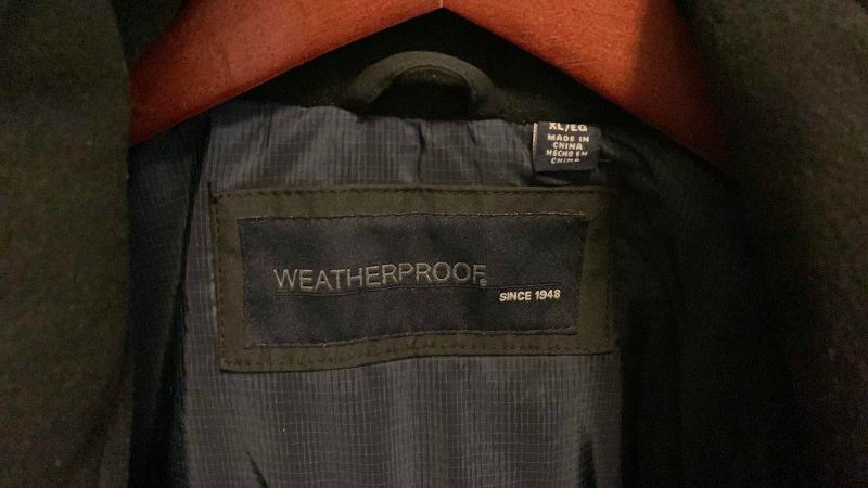 Photo 1 of MENS JACKETS SIZE XL COLUMBIA