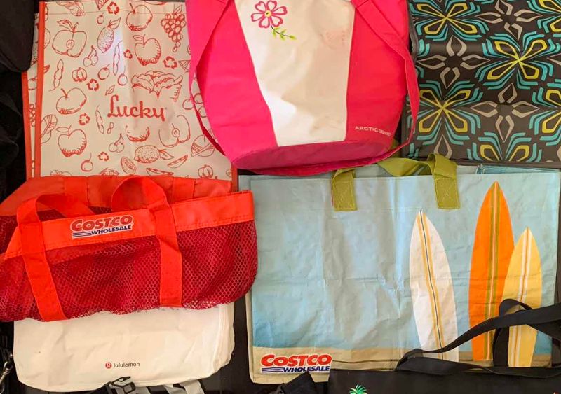 Photo 1 of SOFT SHELL BRIEFCASE, REUSABLE BAGS, INSULATED BAGS, TUMI