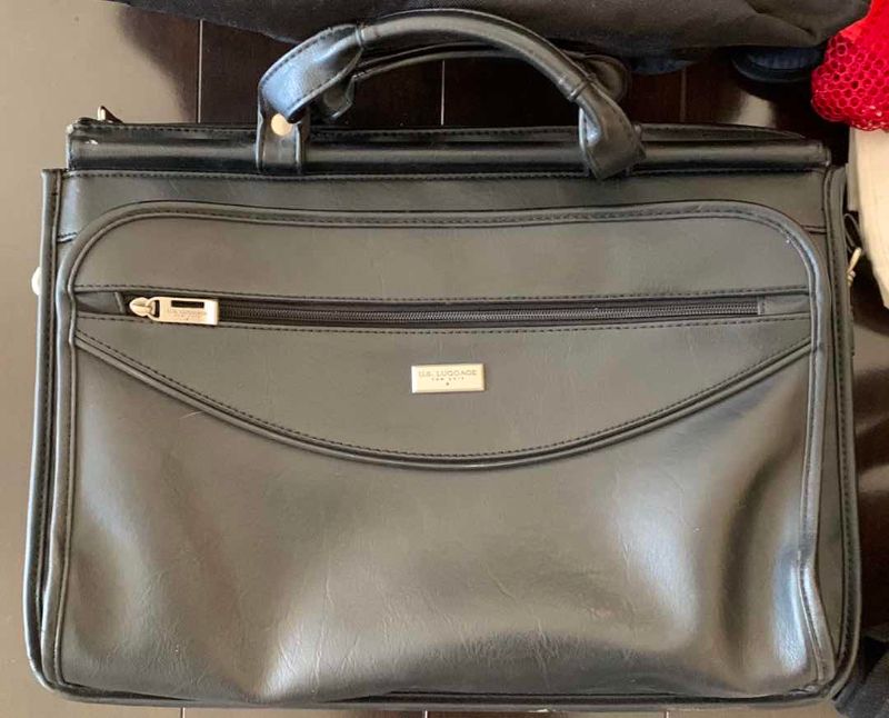 Photo 1 of SOFT SHELL BRIEFCASE, REUSABLE BAGS, INSULATED BAGS, TUMI