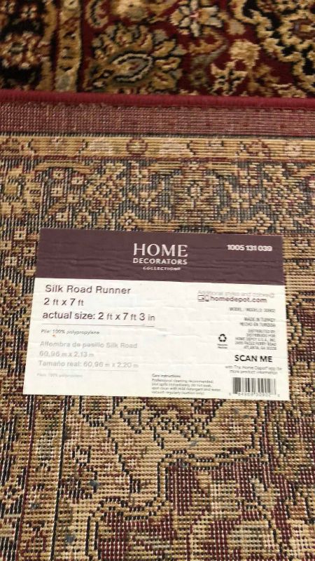 Photo 1 of HOME DECORATORS SILK ROAD RUNNER 2’ X 7’