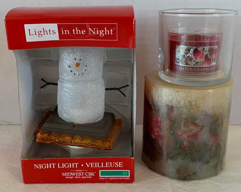 Photo 1 of CHRISTMAS DECOR