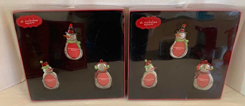 Photo 1 of CHRISTMAS DECOR