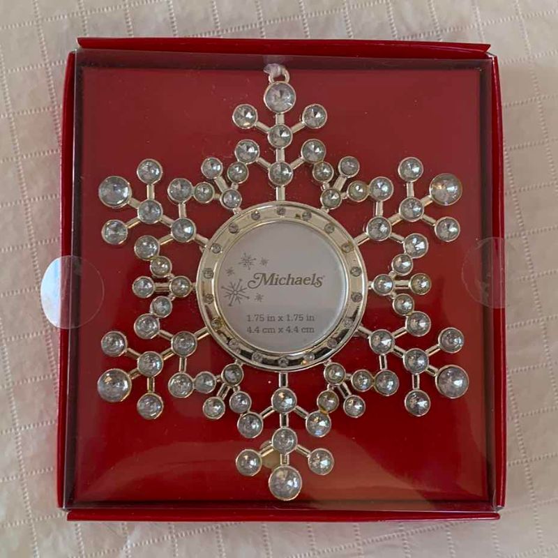 Photo 1 of CHRISTMAS DECOR