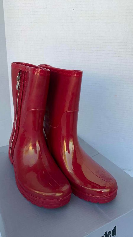Photo 1 of WOMENS KENNETH COLE RAIN BOOTS SIZE 8
