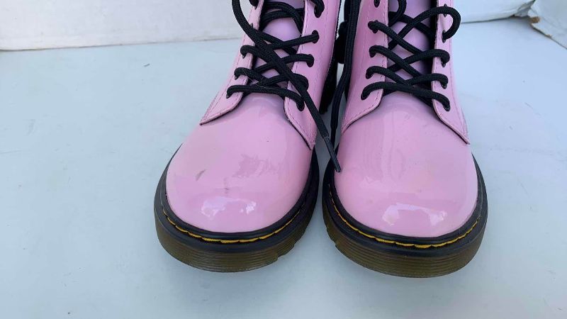Photo 1 of WOMENS DOC MARTENS PINK PATENT LEATHER BOOTS US 4M
