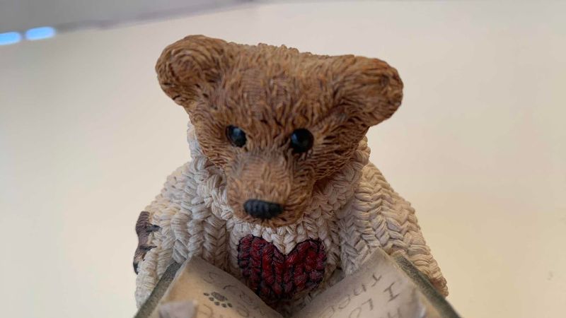Photo 1 of VINTAGE 1993 BOYD BAR AND FRIENDS “WILSON WITH LOVE SONNETS”COLLECTIBLE, RESIN FIGURINE