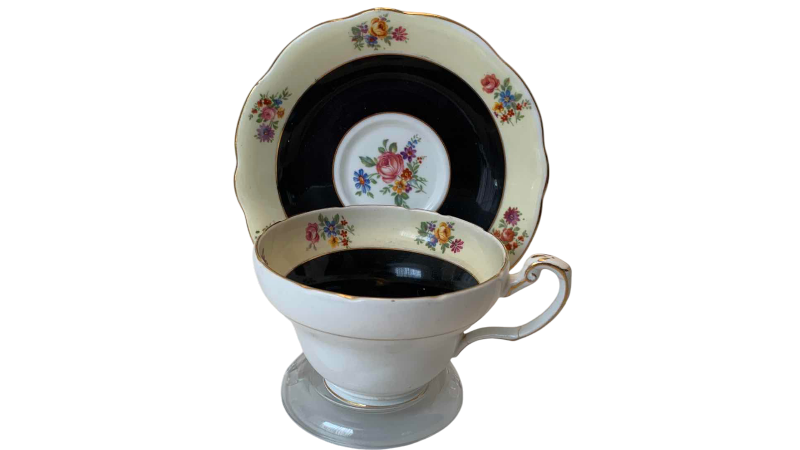 Photo 1 of FOLEY ENGLISH BONE CHINA TEACUP SET