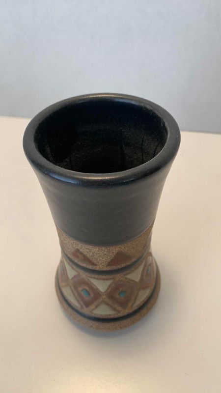 Photo 1 of AMERICAN INDIAN INSPIRED VASE 6”