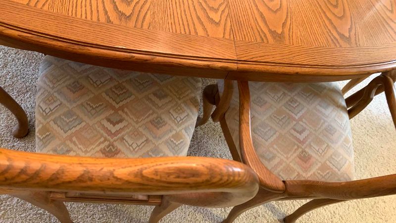 Photo 1 of THOMASVILLE, TRADITIONAL DINING, SET, SOLID OAK TABLE, QUEEN AND STYLE LEGS INCLUDE LEAVES AND PAD
