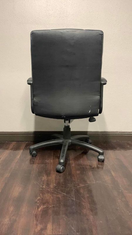 Photo 1 of OFFICE DESK CHAIR