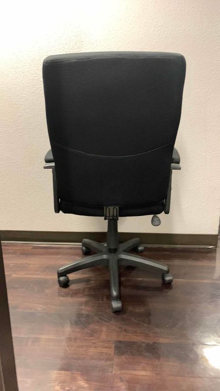 Photo 1 of OFFICE CHAIR