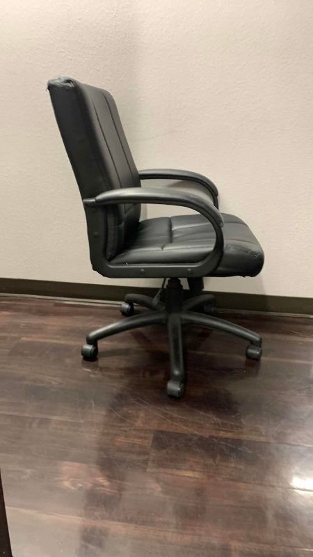 Photo 1 of OFFICE CHAIR