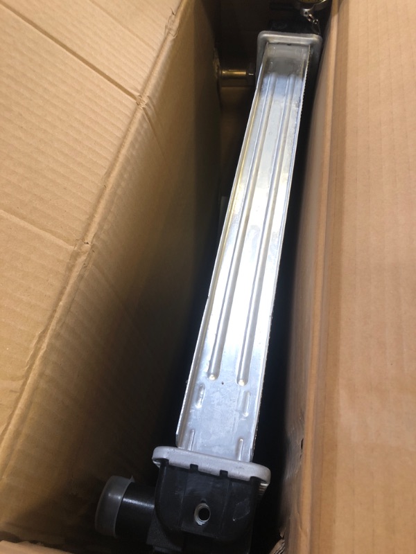 Photo 1 of Holdia Forklift Radiator 91E0100010 91E0110010 Replace for Mitsubishi Caterpillar FG25N P5000