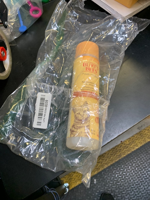 Photo 1 of Burt's Bees for Pets Hypoallergenic Cat Shampoo with Shea Butter and Honey - A Gentle Kitten Shampoo for Indoor Cats with Dry & Itchy Skin, Sensitive Skin, Cat Bathing Supplies, 10 Fl Oz