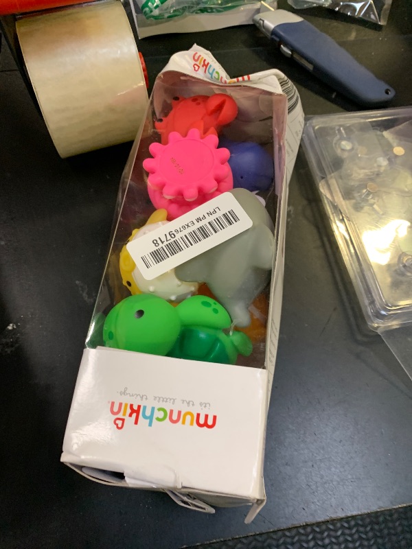 Photo 1 of Munchkin Baby Bath Toy Squirts for Babies and Toddlers 9 Months and Up, Ocean Sea Animals Squirters, 8 Pack