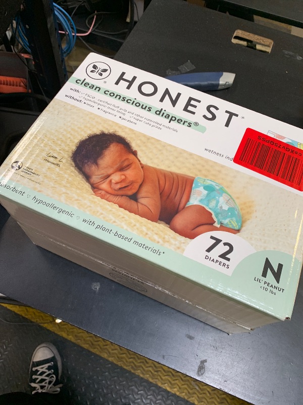 Photo 1 of The Honest Company Clean Conscious Diapers for Delicate Skin | Up to 100% Leakproof | Hypoallergenic, Fragrance Free | Gender Neutral | Club Box, Size Newborn, 72 Count (Prints May Vary)