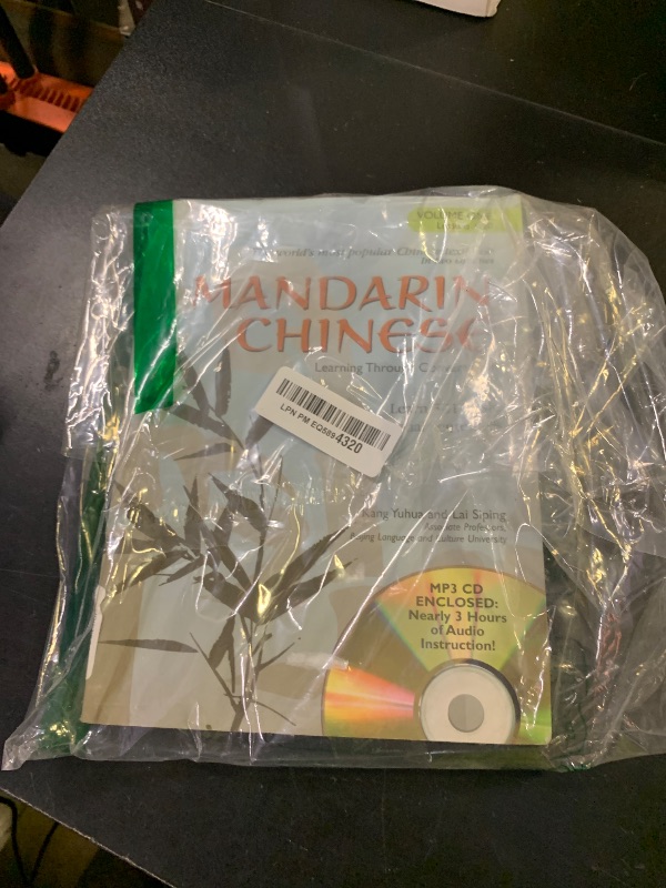 Photo 1 of Mandarin Chinese: Learning Through Conversation lessons 1-20 (Chinese and English Edition)