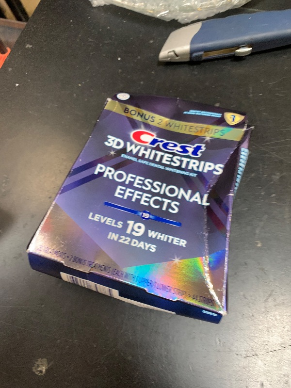 Photo 1 of Crest 3D Whitestrips Professional Effects – Teeth Whitening Kit, 22 Treatments (20 + 2 Bonus), Each with 1 Upper/1Lower, 44 Strips – Crest 3DWhite Teeth Whitening Strips EXP 04/07/2027