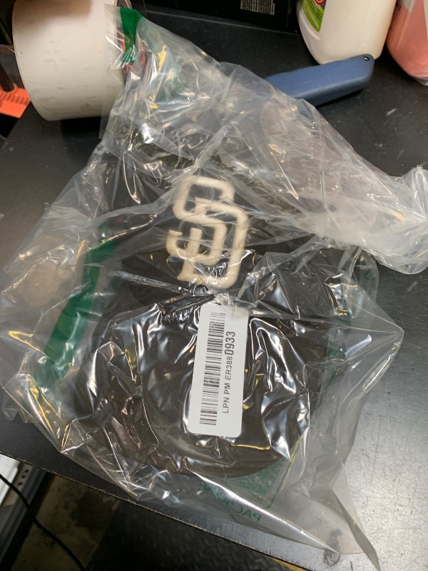 Photo 1 of New Era 9Fifty San Diego Padres Basic Snapback Hat (Black/White) Men's MLB Cap