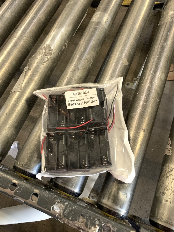 Photo 1 of QTEATAK 4 x 1.5V AA Batteries Battery Holder Wire Leads