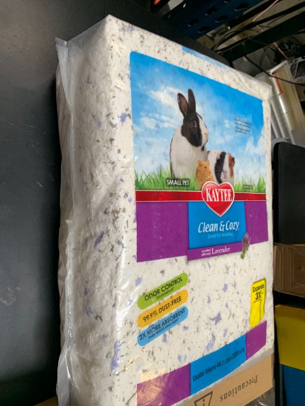 Photo 1 of Kaytee Clean & Cozy Lavender Bedding For Pet Guinea Pigs, Rabbits, Hamsters, Gerbils, and Chinchillas, 49.2 Liters
