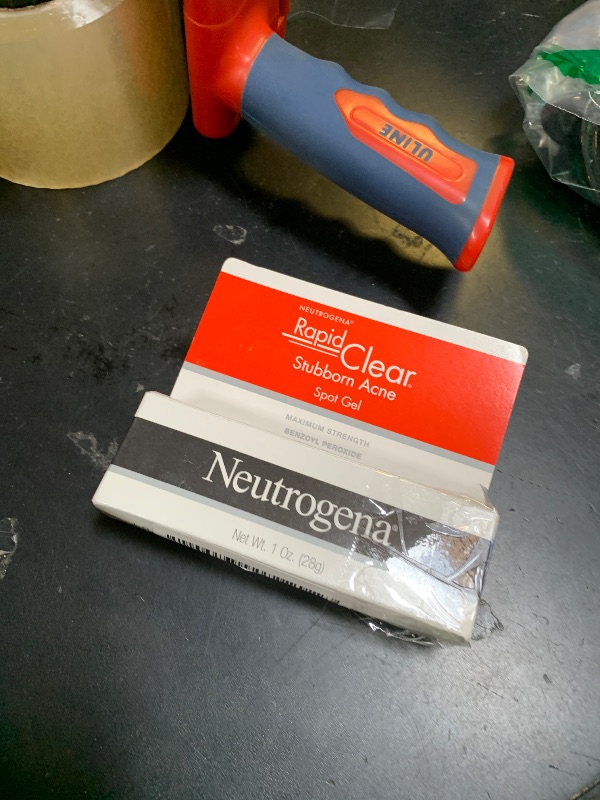 Photo 1 of Neutrogena Rapid Clear Stubborn Acne Spot Treatment Gel, Maximum Strength 10% Benzoyl Peroxide Treatment Medication for Acne Prone Skin, Pimple Cream Reduces Size & Redness in 2 Hours, 1 oz