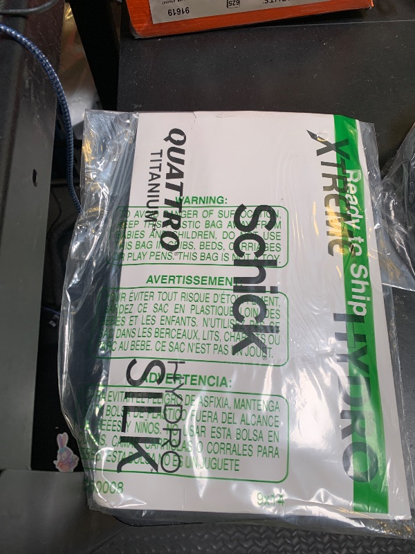 Photo 1 of Schick Hydro Dry Skin Razor Refills for Men, 12 Count