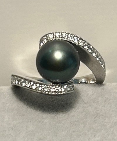 Photo 1 of 14K WHITE GOLD W 9.5 TAHITIAN PEARL & .50CT DIAMOND RING 6.86G (SIZE 4)  #18
