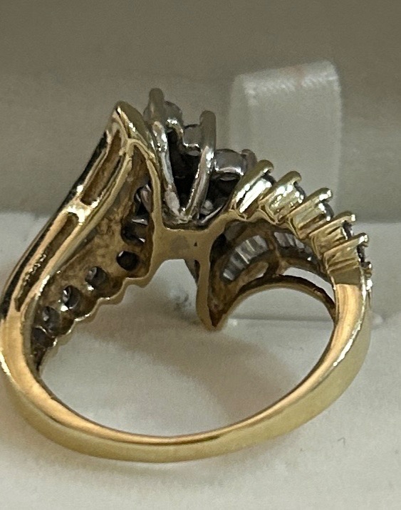 Photo 1 of 10K YELLOW GOLD 2cwt DIAMOND RING 6G SIZE 8