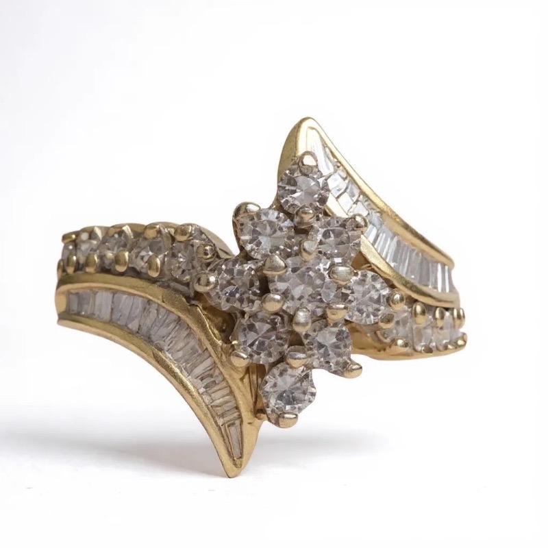 Photo 1 of 10K YELLOW GOLD 2cwt DIAMOND RING 6G SIZE 8