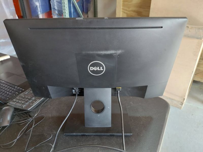 Photo 1 of DELL FLAT PANEL MONITOR E2216H $245