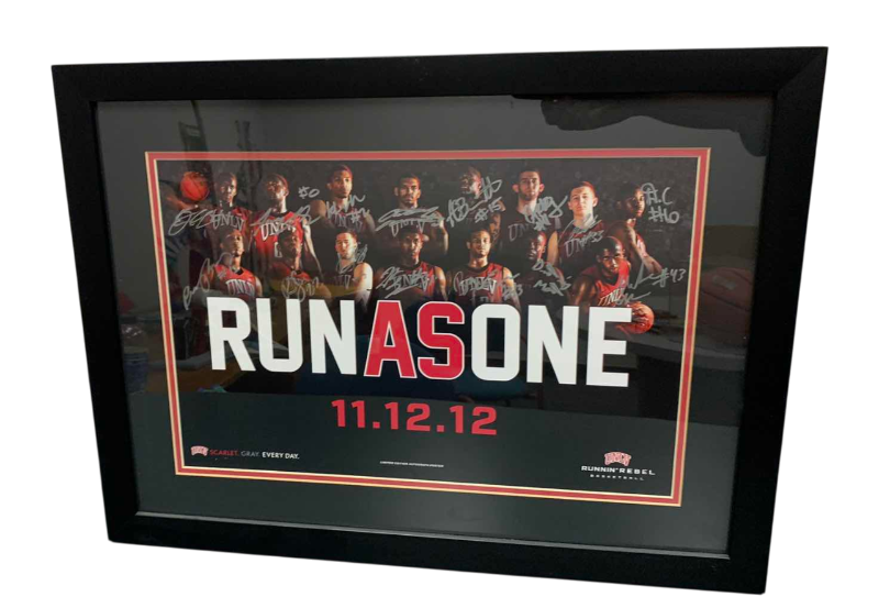 Photo 1 of 2012 UNLV BASKETBALL TEAM SIGNED PHOTO 24” X 18”