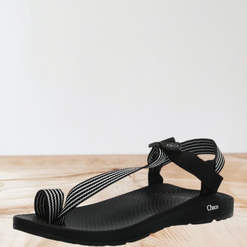 Photo 1 of CHACO WOMEN'S OUTDOOR SANDAL, BAR B&W, NOIR, SHOES, SIZE 5