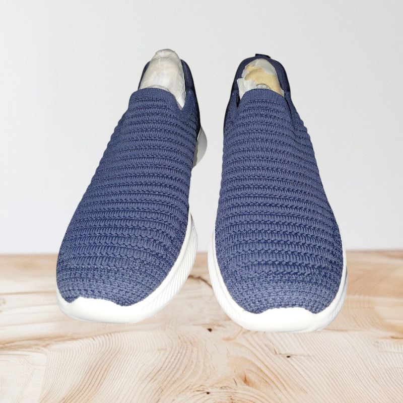 Photo 1 of SIZE-6-WOMENS "NATURALIZER" ELITE BLUE KNIT SLIP ON SNEAKERS, SHOES.