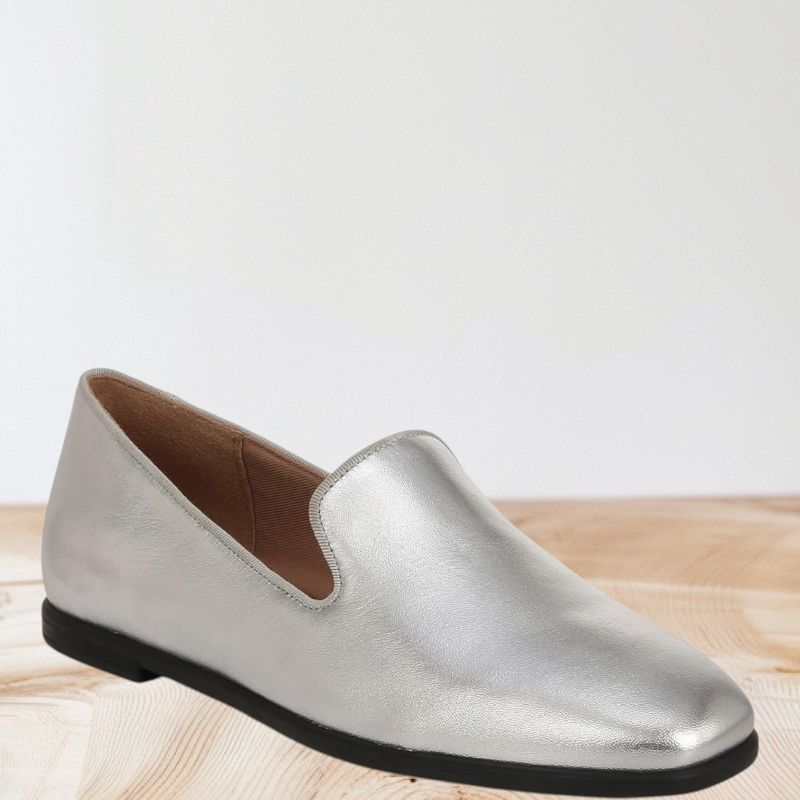 Photo 1 of NATURALIZER WOMEN'S EFFORTLESS SLIP-ON LOAFERS SILVER, SHOES, SIZE 8