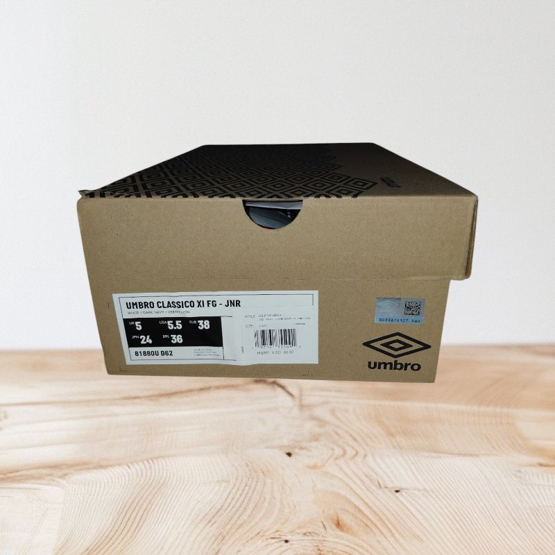 Photo 1 of UMBRO BOY'S CLASSICO XI FG JR. SOCCER CLEAT SHOES, SIZE 5.5