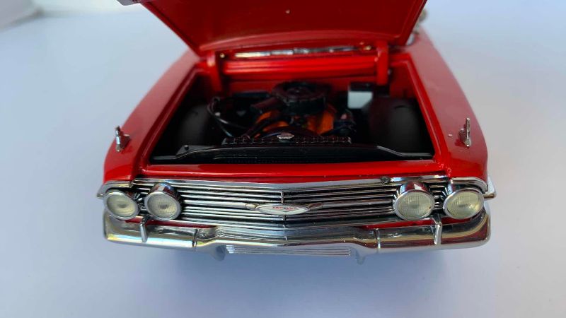Photo 1 of 1960 CHEVROLET IMPALA CONVERTIBLE BY FRANKLIN MINT 1:18 SCALE 9”