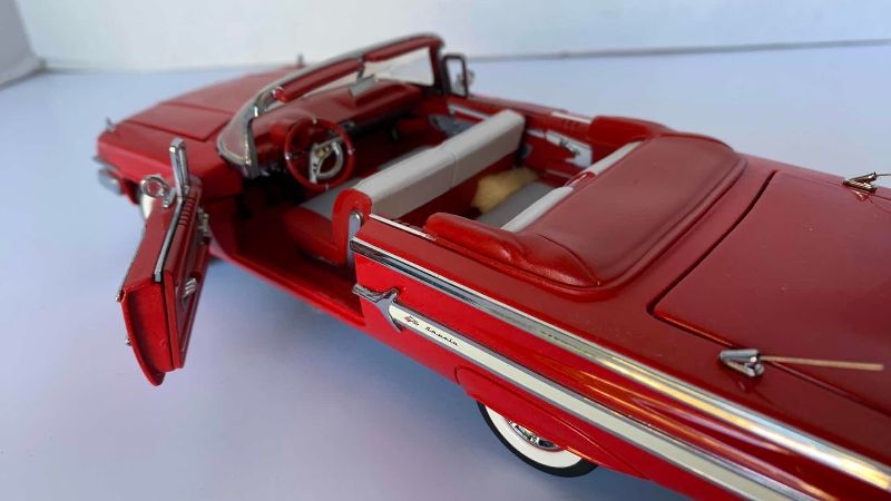 Photo 1 of 1960 CHEVROLET IMPALA CONVERTIBLE BY FRANKLIN MINT 1:18 SCALE 9”