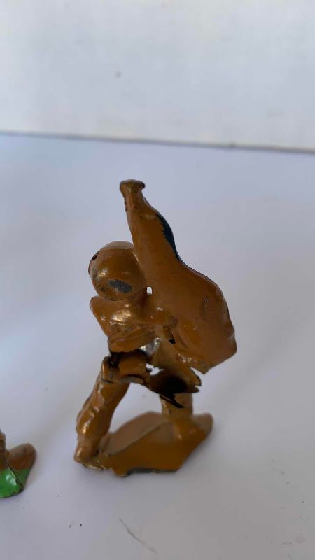 Photo 1 of 5 VINTAGE 1930’S METAL BARCLAY ARMY SOLDIERS 3.5”