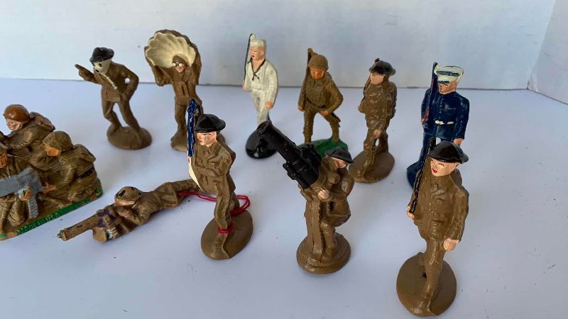 Photo 1 of 12 VINTAGE WOODEN ARMY FIGURES 3.5”