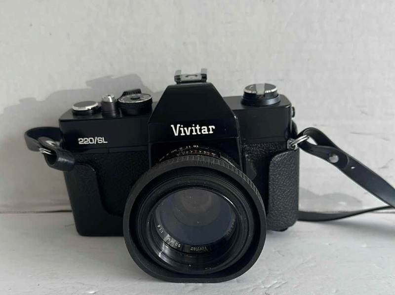 Photo 1 of VIVITAR 220/SL CAMERA