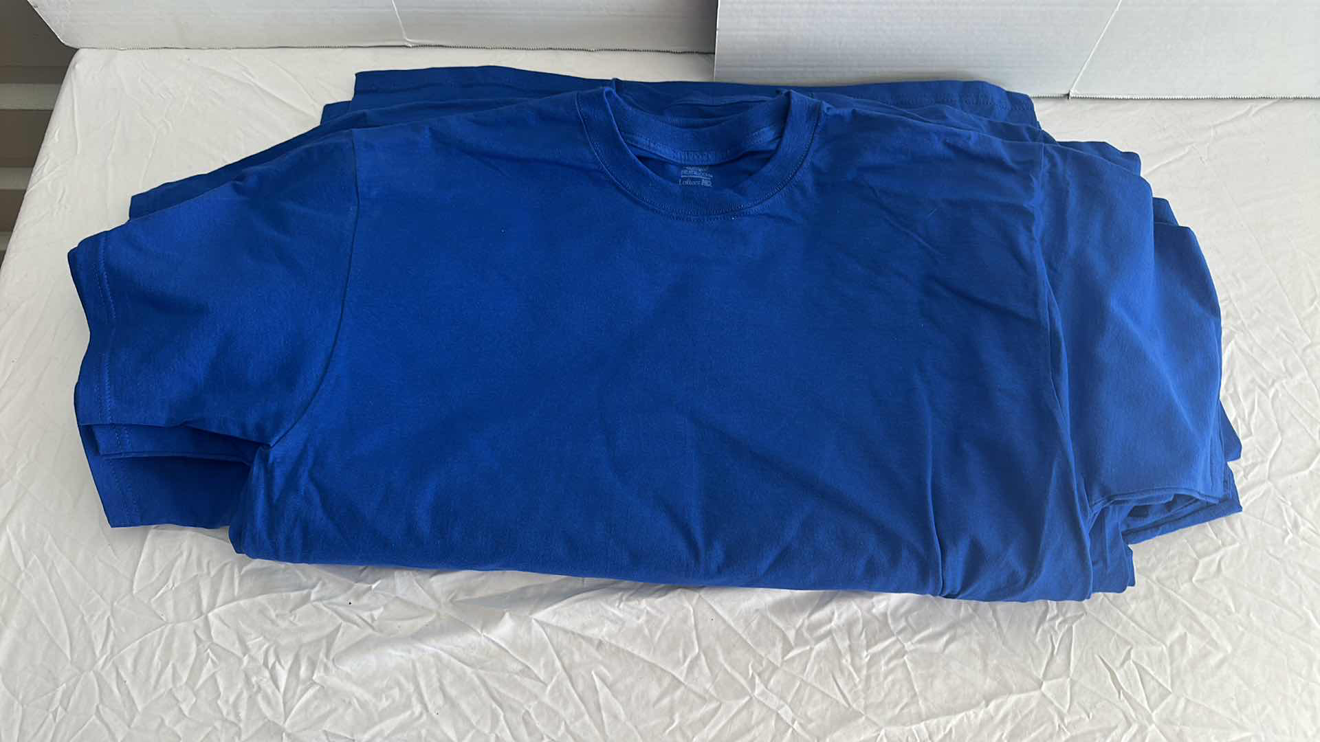 Photo 1 of 10-NEW MEN'S FRUIT OF THE LOOM ROYAL BLUE T-SHIRTS-SIZE XL