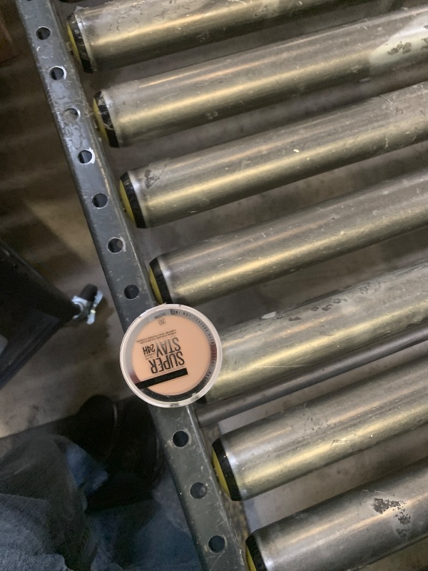 Photo 1 of Maybelline Super Stay Up to 24HR Hybrid Powder-Foundation, Medium-to-Full Coverage Makeup, Matte Finish, 310, 1 Count