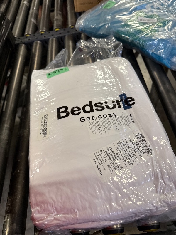 Photo 1 of Bedsure Comforter Duvet Insert - Quilted Comforters Cal King Size, All Season Duvet, GentleSoft Down Alternative Bedding, with 8 Tabs, Gifts for Women/Men, White, California King 96 X 102 Inches