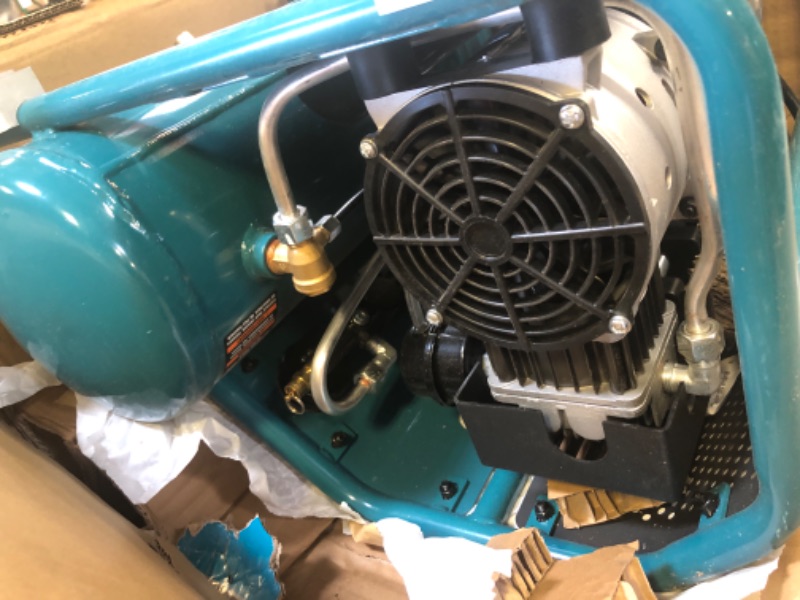 Photo 1 of Makita MAC320Q Quiet Series 1-1/2 HP, 3 Gallon, Oil-Free, Electric Air Compressor