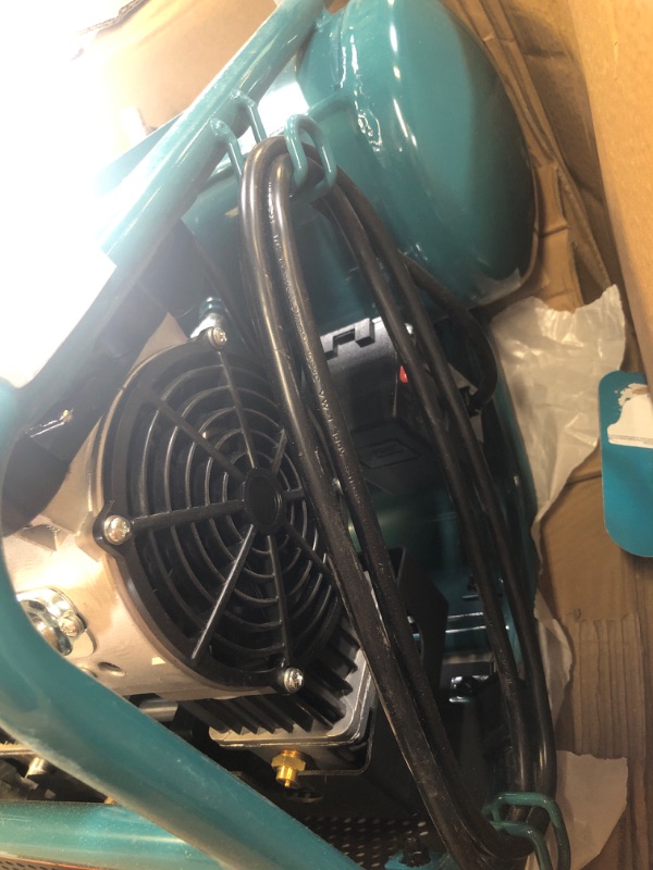 Photo 1 of Makita MAC320Q Quiet Series 1-1/2 HP, 3 Gallon, Oil-Free, Electric Air Compressor