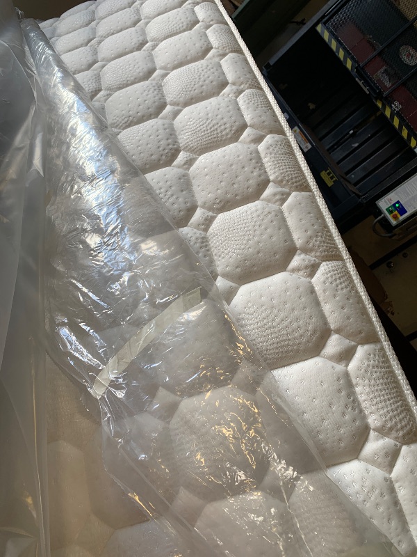 Photo 1 of SIZE QUEEN MATTRESS NO BASE