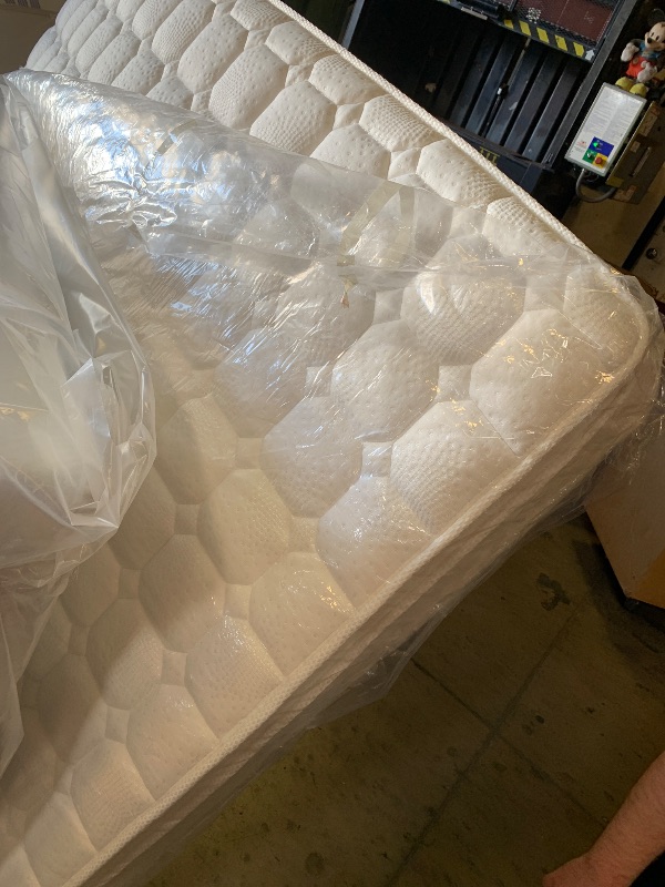 Photo 1 of SIZE QUEEN MATTRESS NO BASE